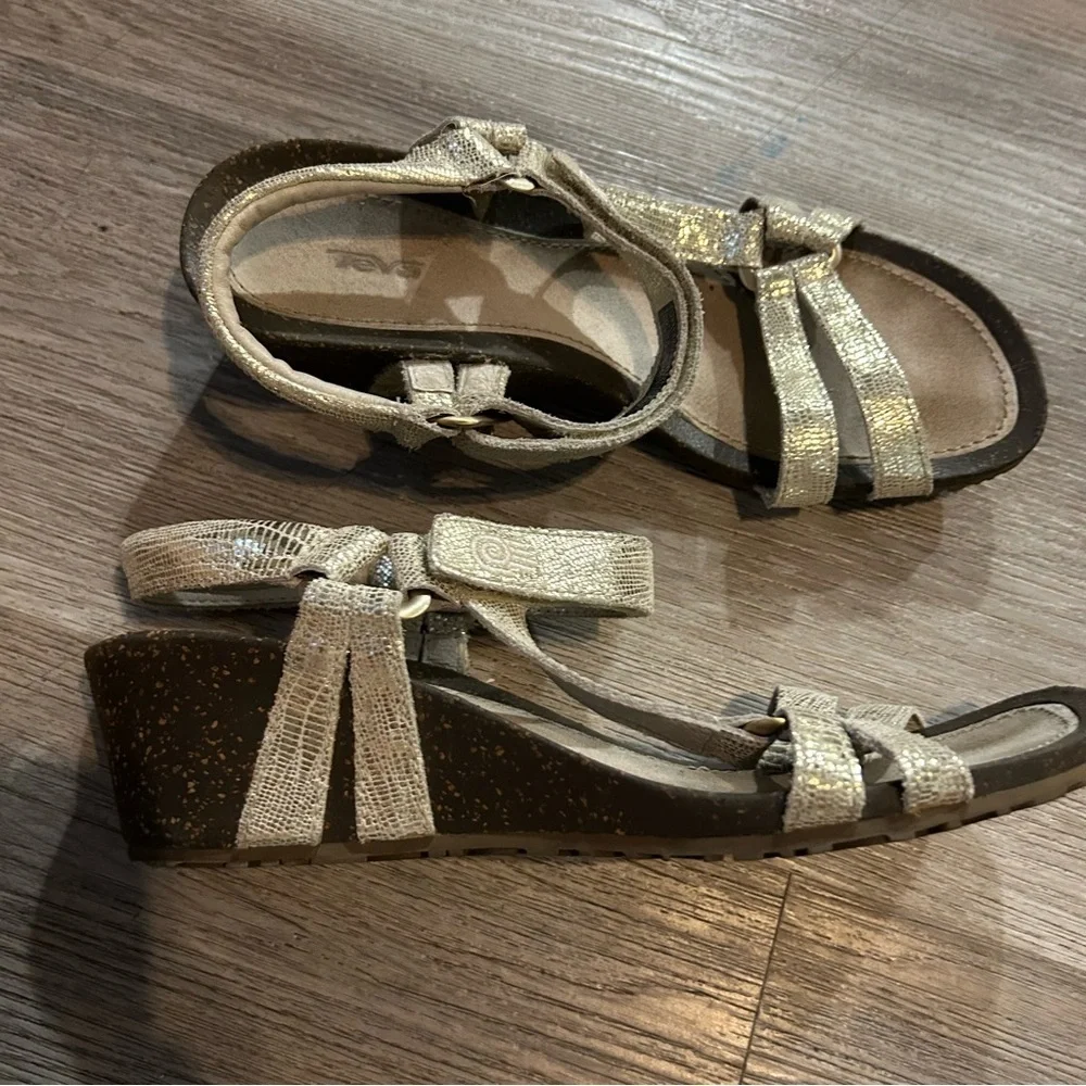TEVA Ventura Leather Cork Wedge 2 Rialto Sandals Metallic